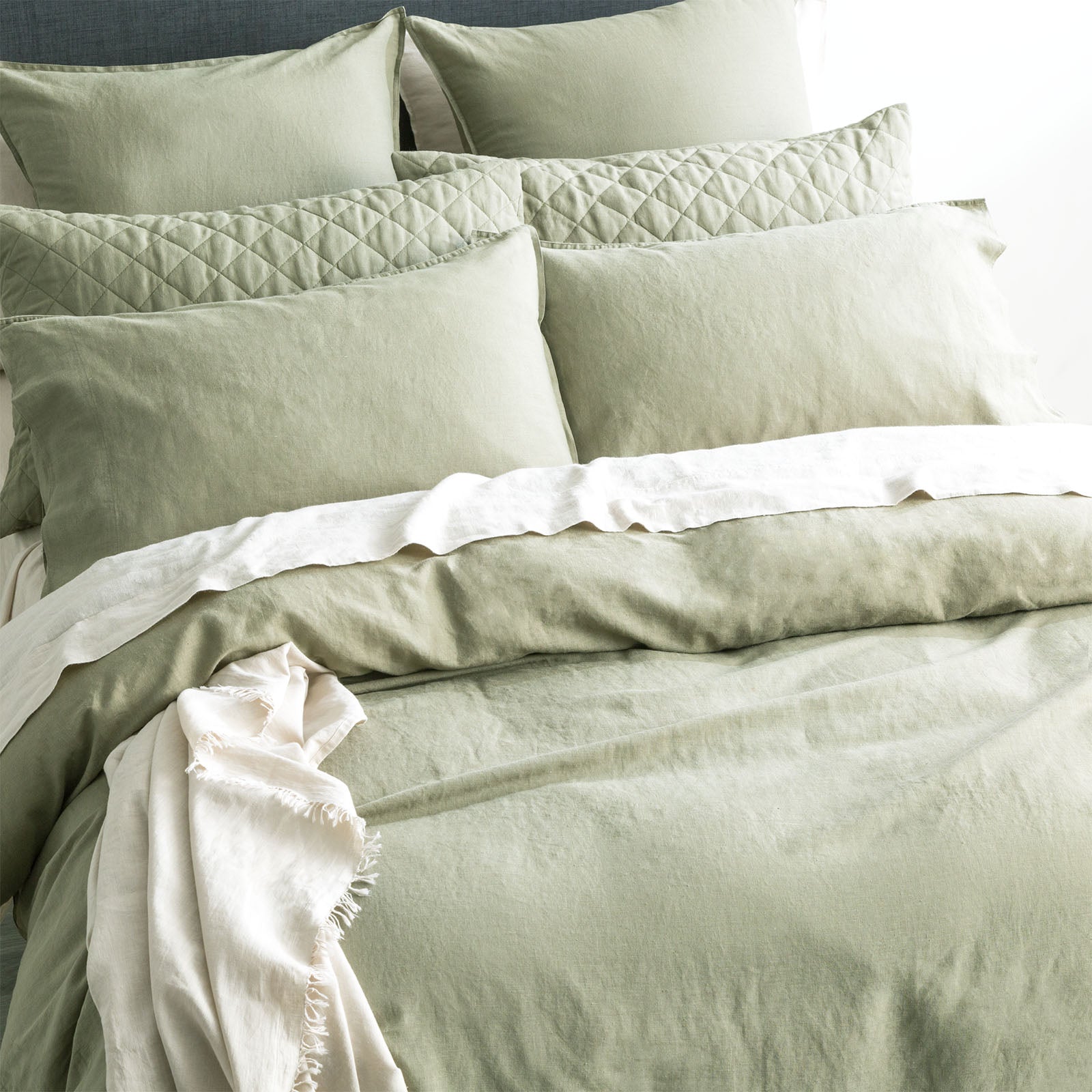 Linen Bedding: Upgrade Your Bedroom Today!