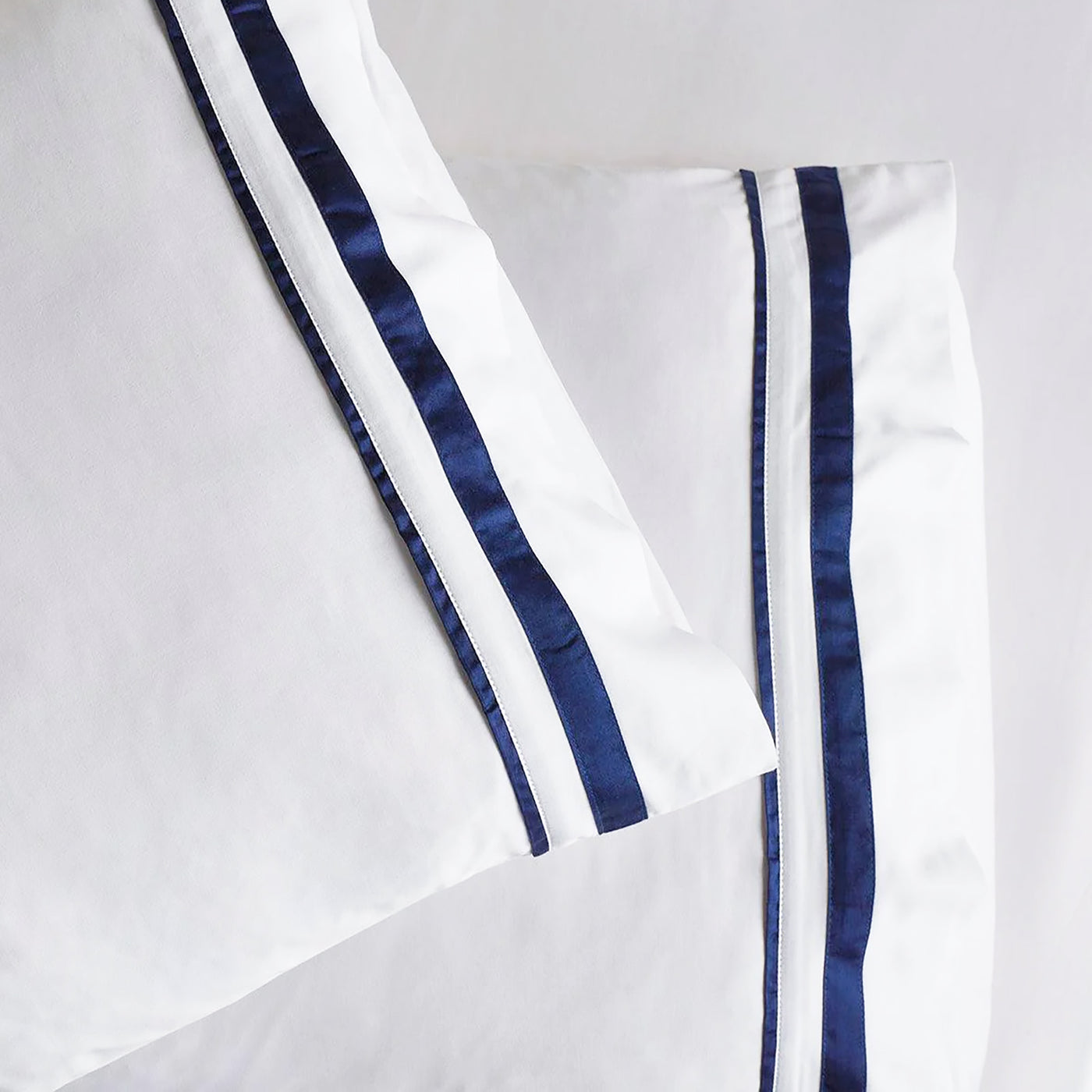 Cloud Egyptian Cotton 1000 Thread Count Sheet Set White & Navy