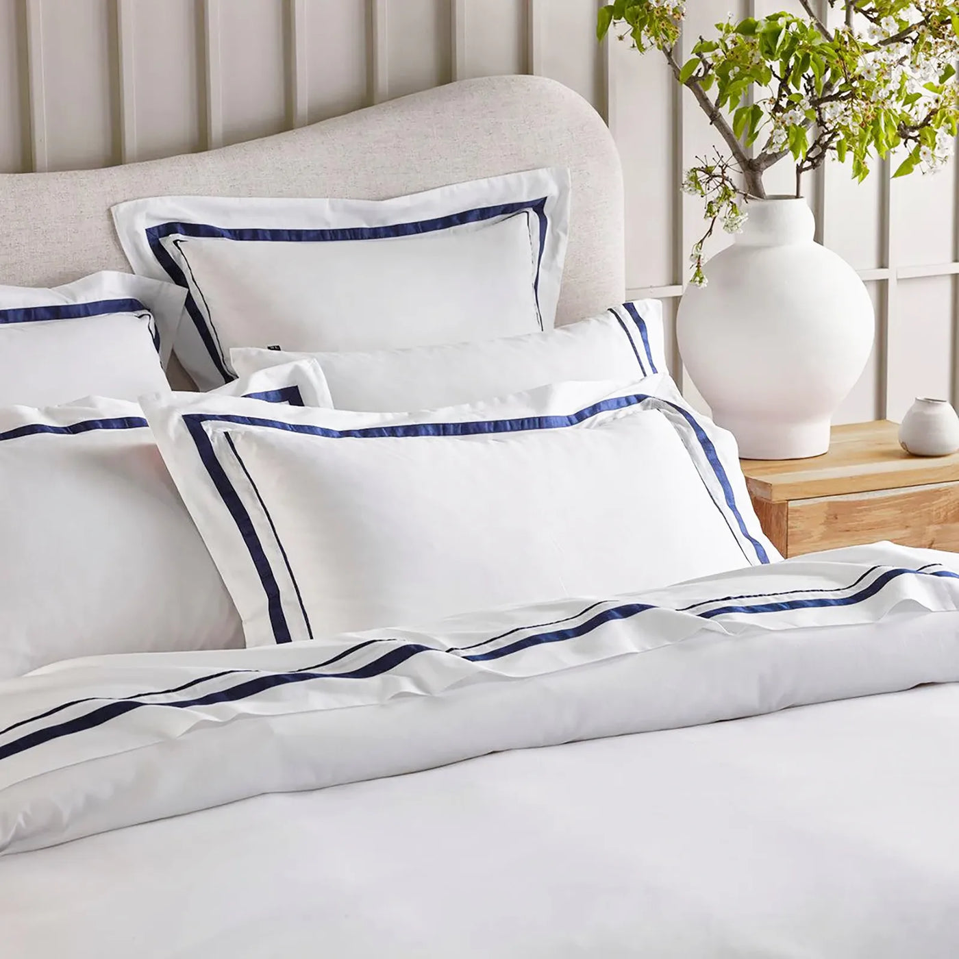 Cloud Egyptian Cotton 1000 Thread Count Sheet Set White & Navy