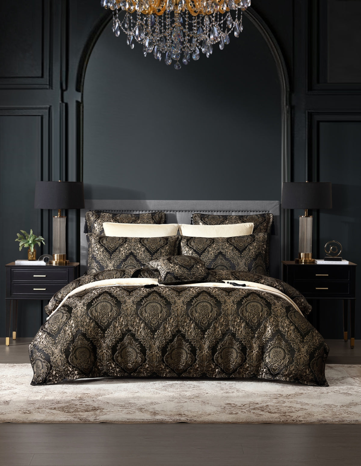 DAVINCI MONARCH BLACK QUILT COVER SET