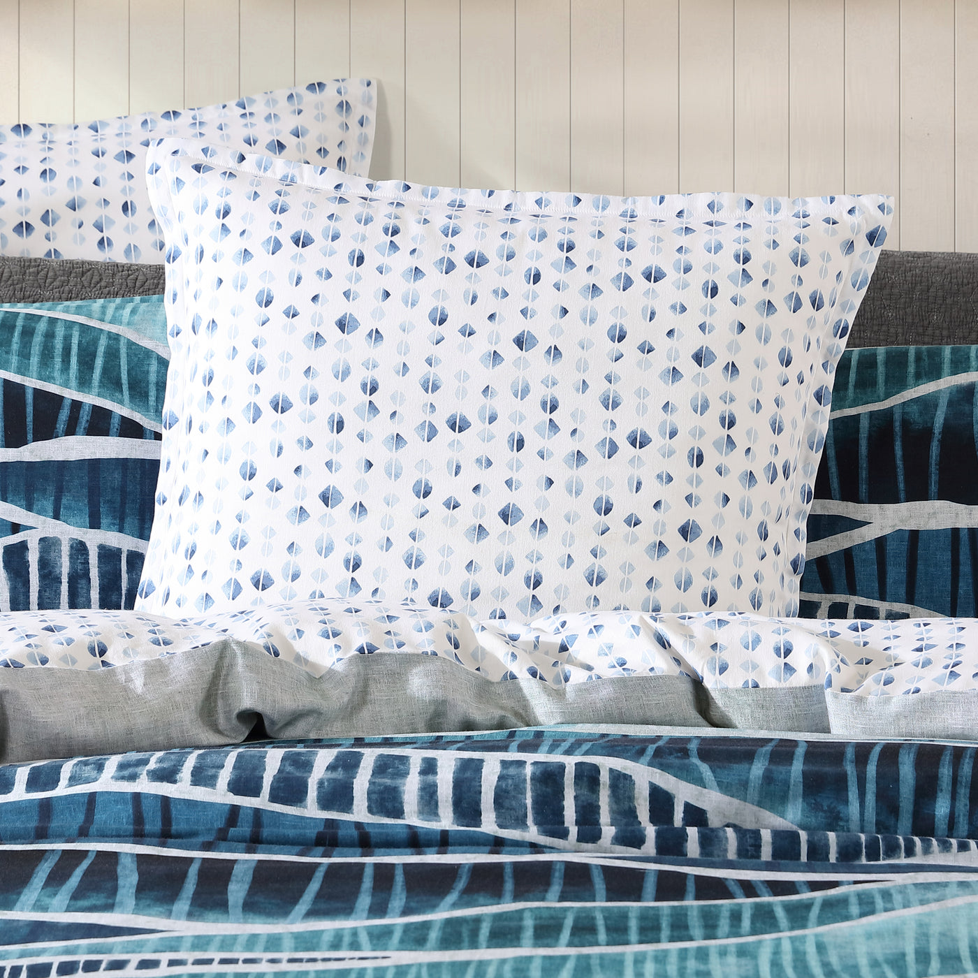 LOGAN & MASON HARBOR DENIM QUILT COVER SET