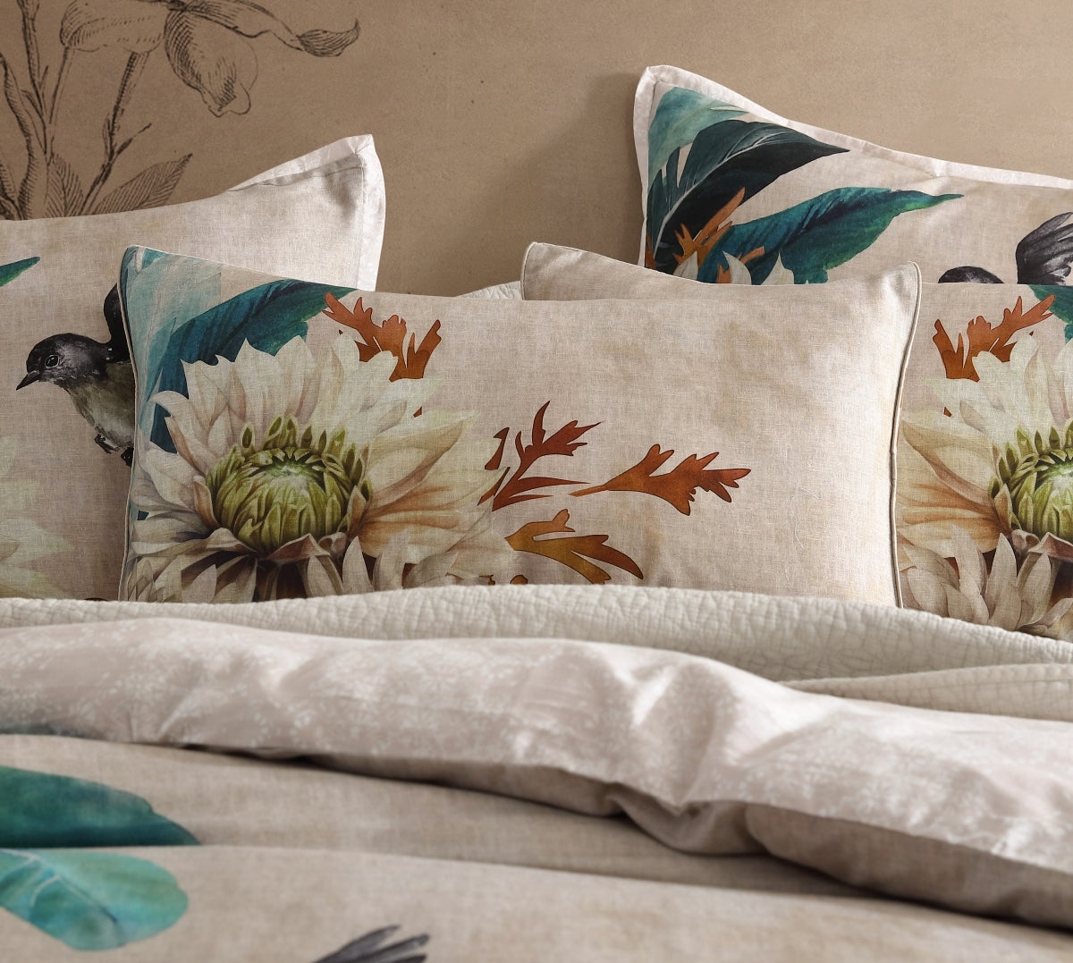 LOGAN & MASON MAYUMI QUILT COVER SET