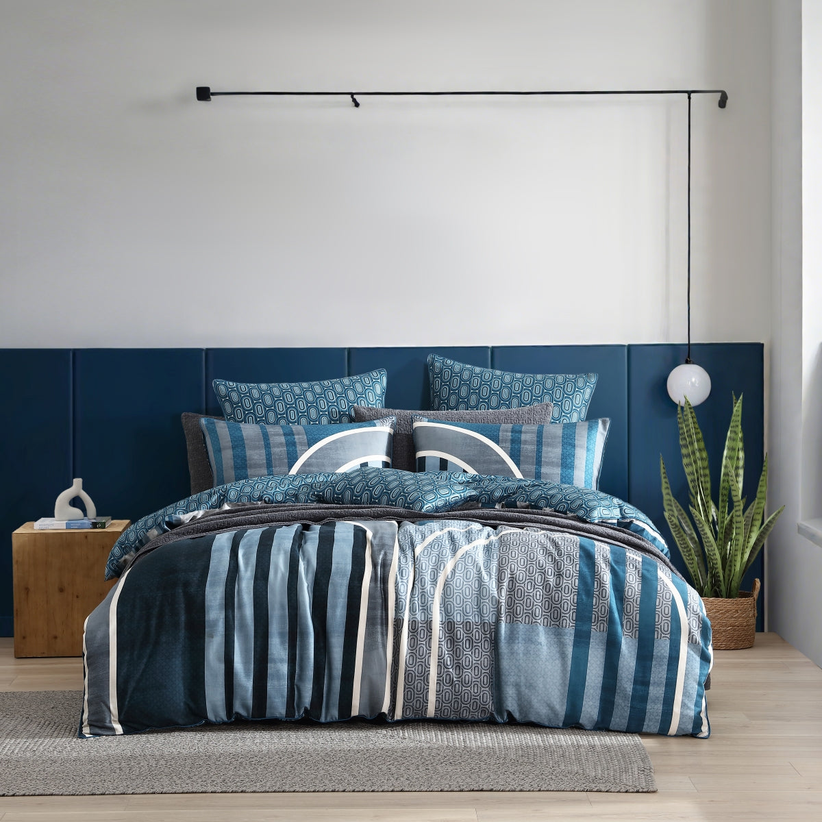 LOGAN & MASON PATHWAY TEAL QUILT COVER SET