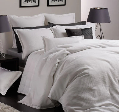Logan and Mason Platinum Ascot Quilt Cover Set White