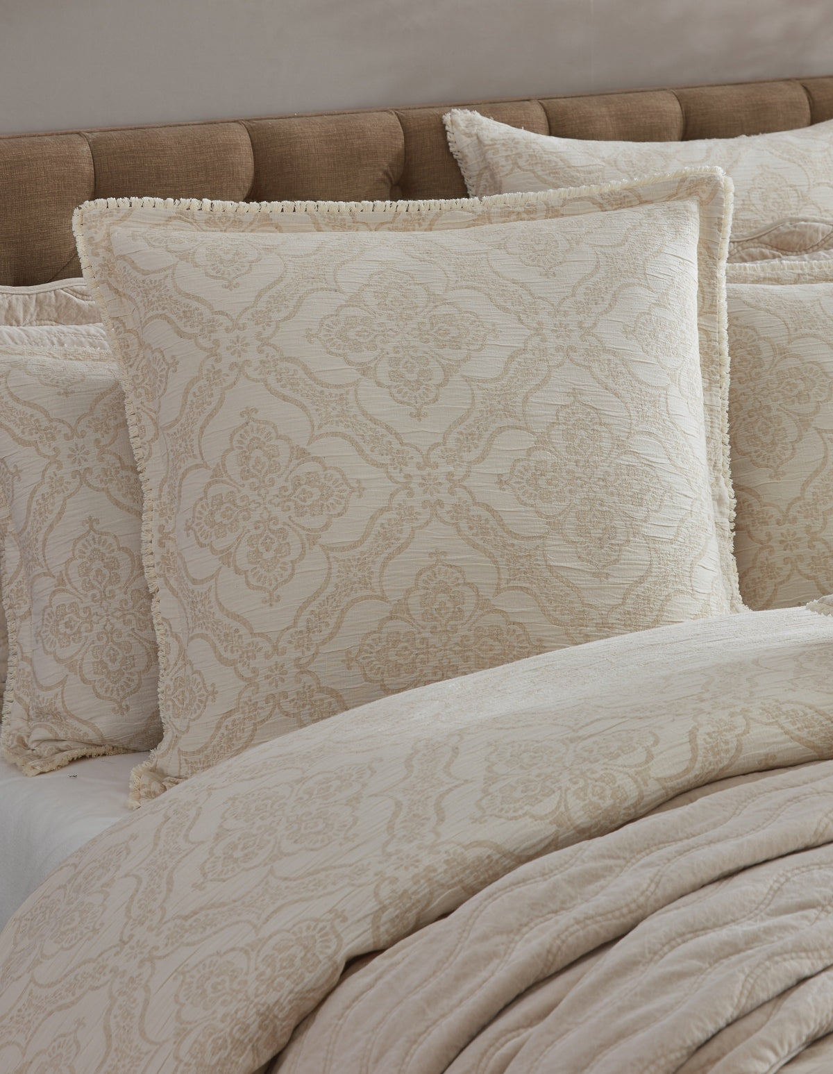 PRIVATE COLLECTION PARISIAN LINEN QUILT COVER SET