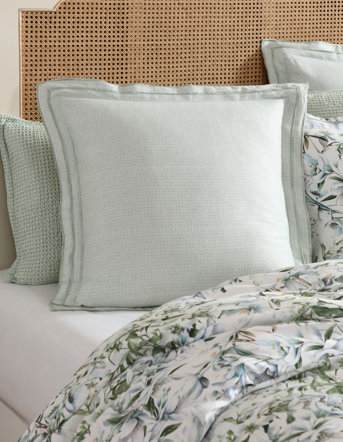 PRIVATE COLLECTION STARLET SAGE QUILT COVER SET