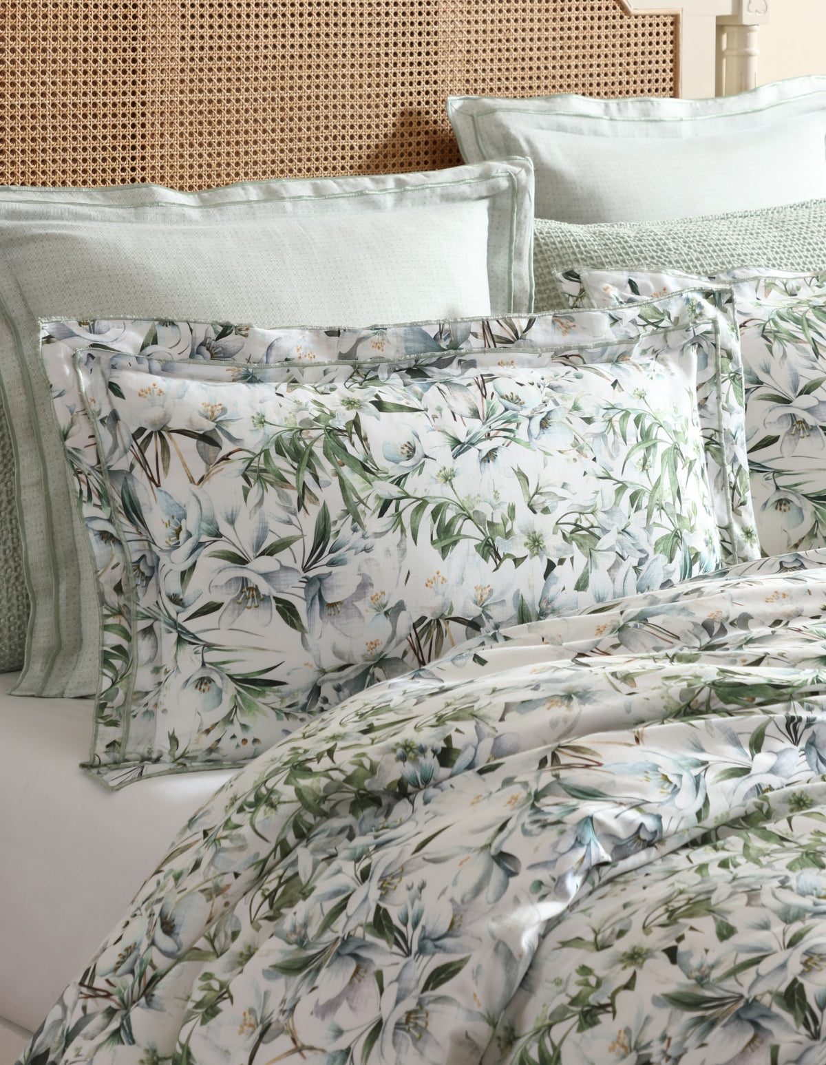 PRIVATE COLLECTION STARLET SAGE QUILT COVER SET