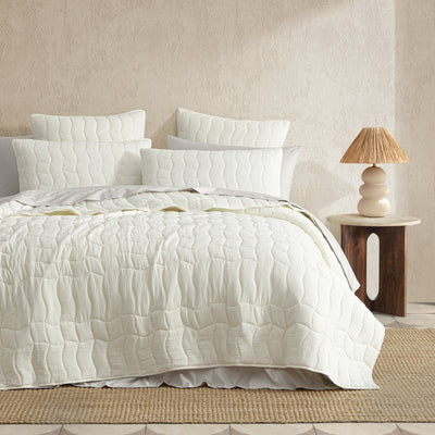 PLATINUM CASCADE IVORY /QUILTED COVERLET SET