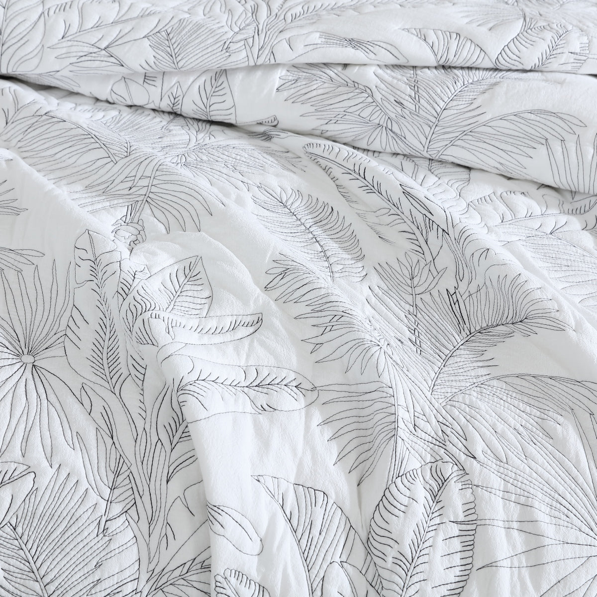 PLATINUM TROPICA WHITE  COVERLET SET