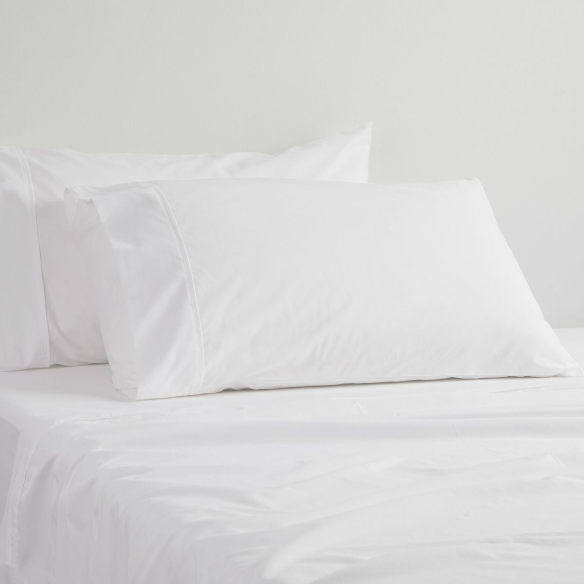 Logan and Mason 250TC Poly/Cotton Percale Sheet Set White