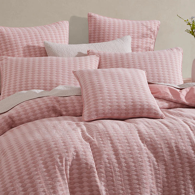 Logan and Mason Platinum Frankie Quilt Cover Set Blush