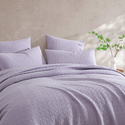 Logan and Mason Platinum Kayo Coverlet Lilac