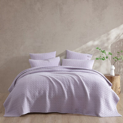 Logan and Mason Platinum Kayo Coverlet Lilac