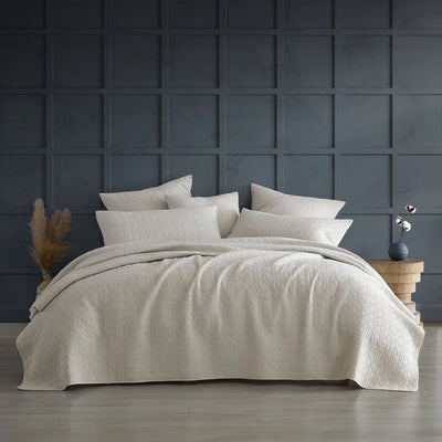 Logan and Mason Platinum Kayo Coverlet Linen