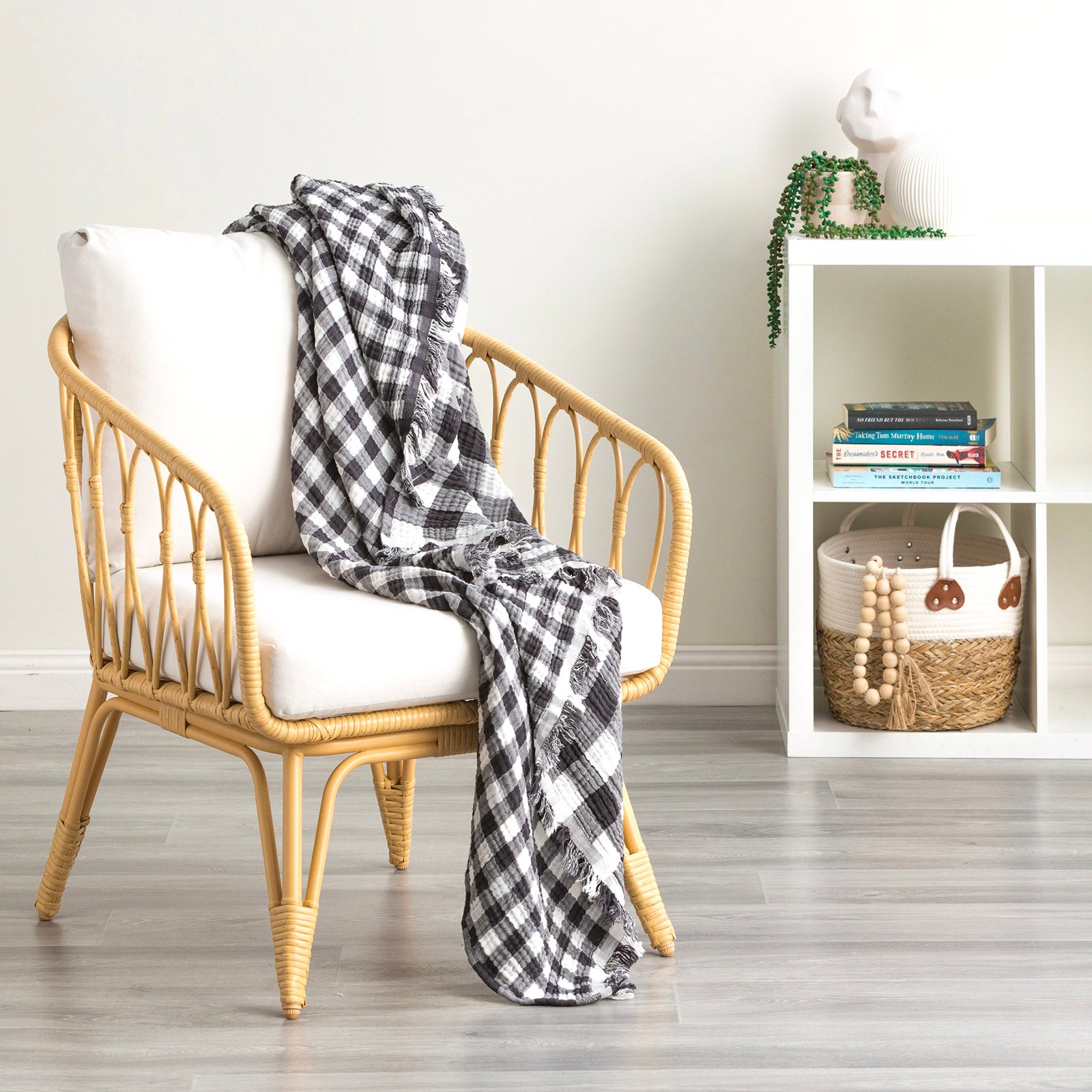 Reversible Throw | Atlantic Black Throw | Checkered Throw |Throw ...